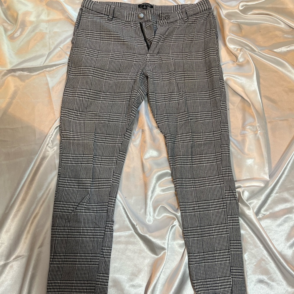 Black and white plaid knitted dress pants